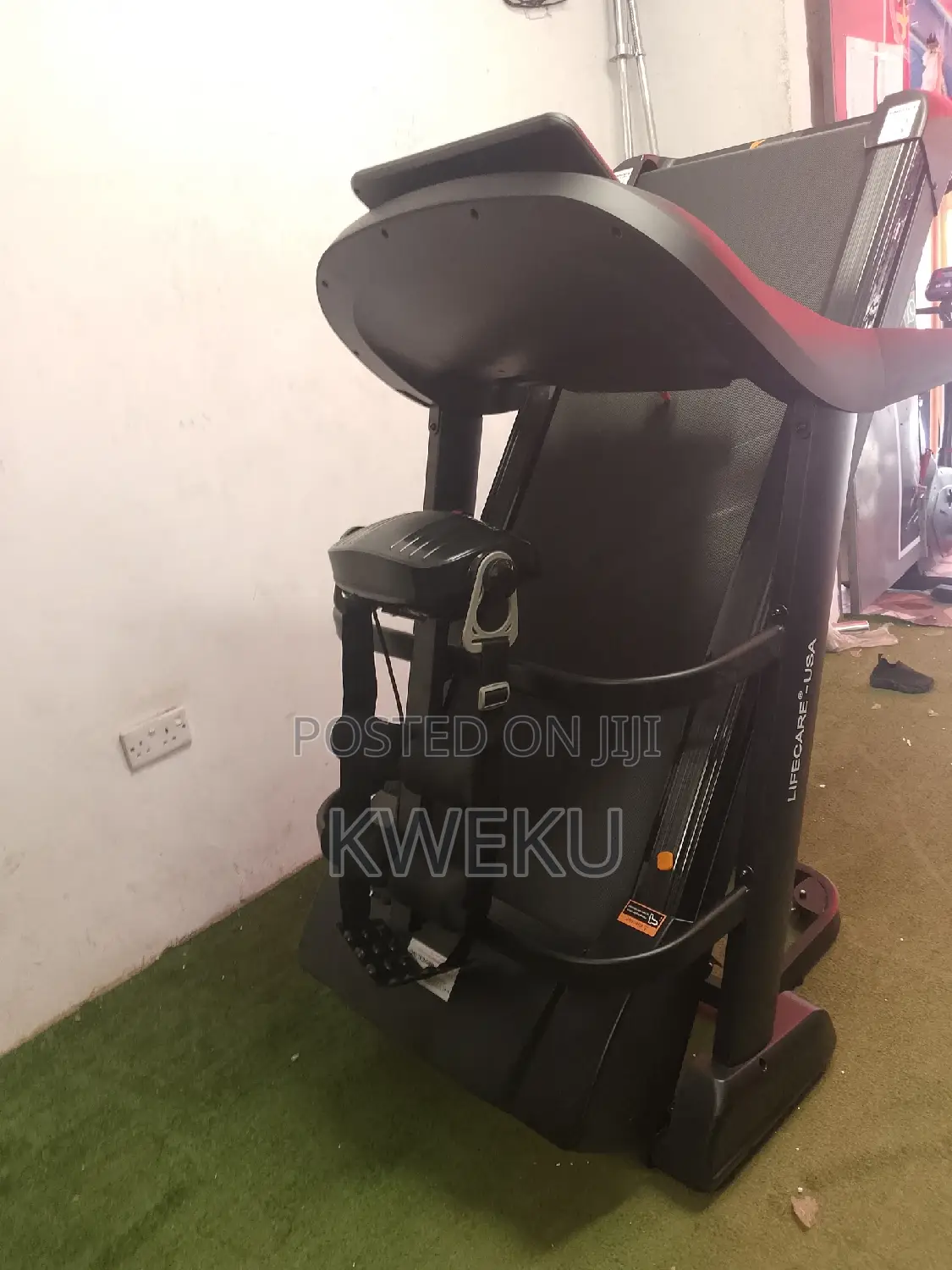Luxury Q6 Treadmill With Massager Semi Commercial