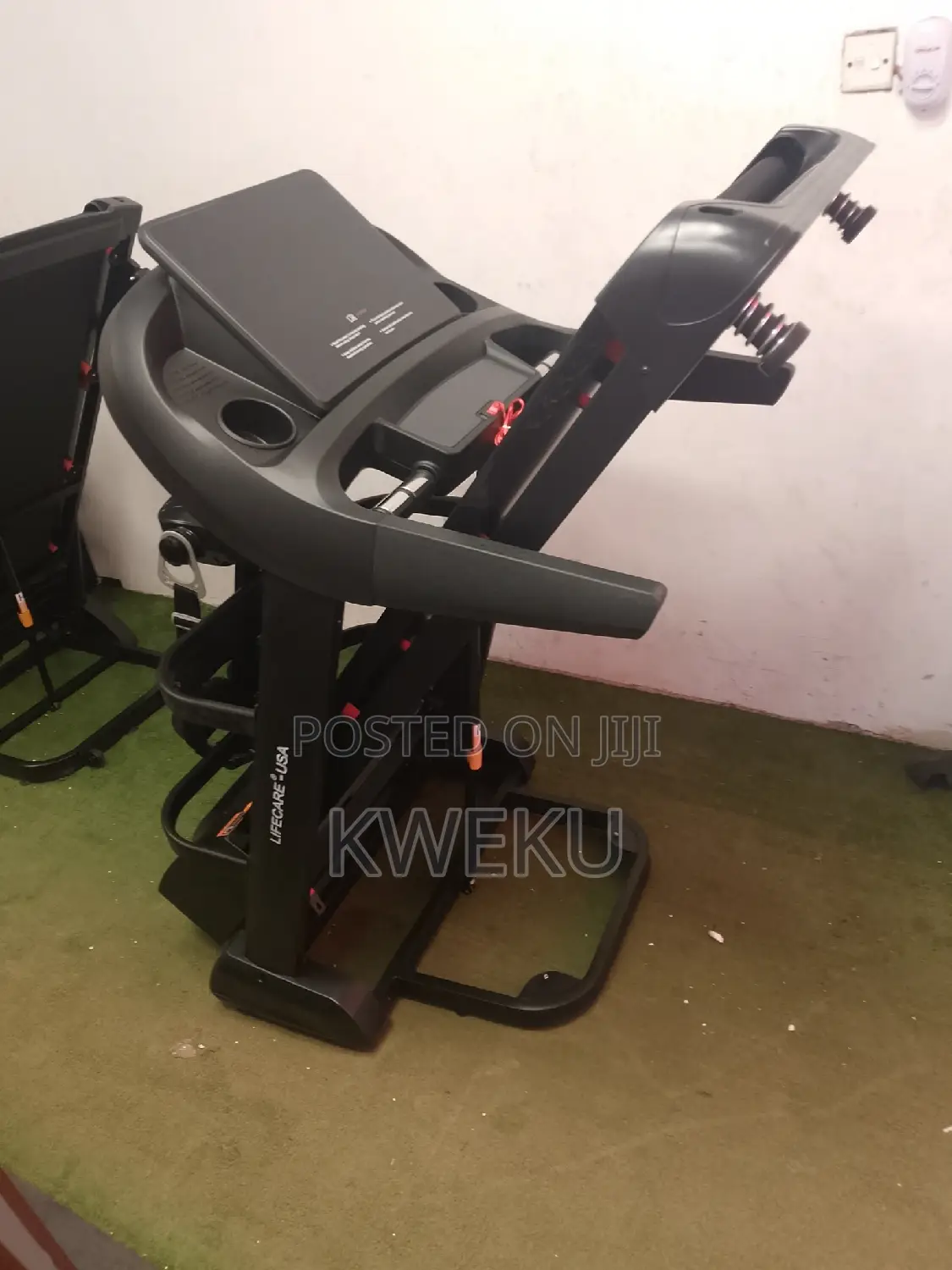 Luxury Q6 Treadmill With Massager Semi Commercial