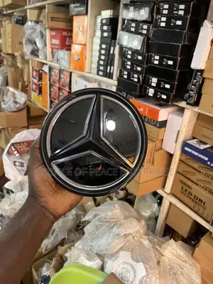 Mercedes Benz Front Crown Flat Glass