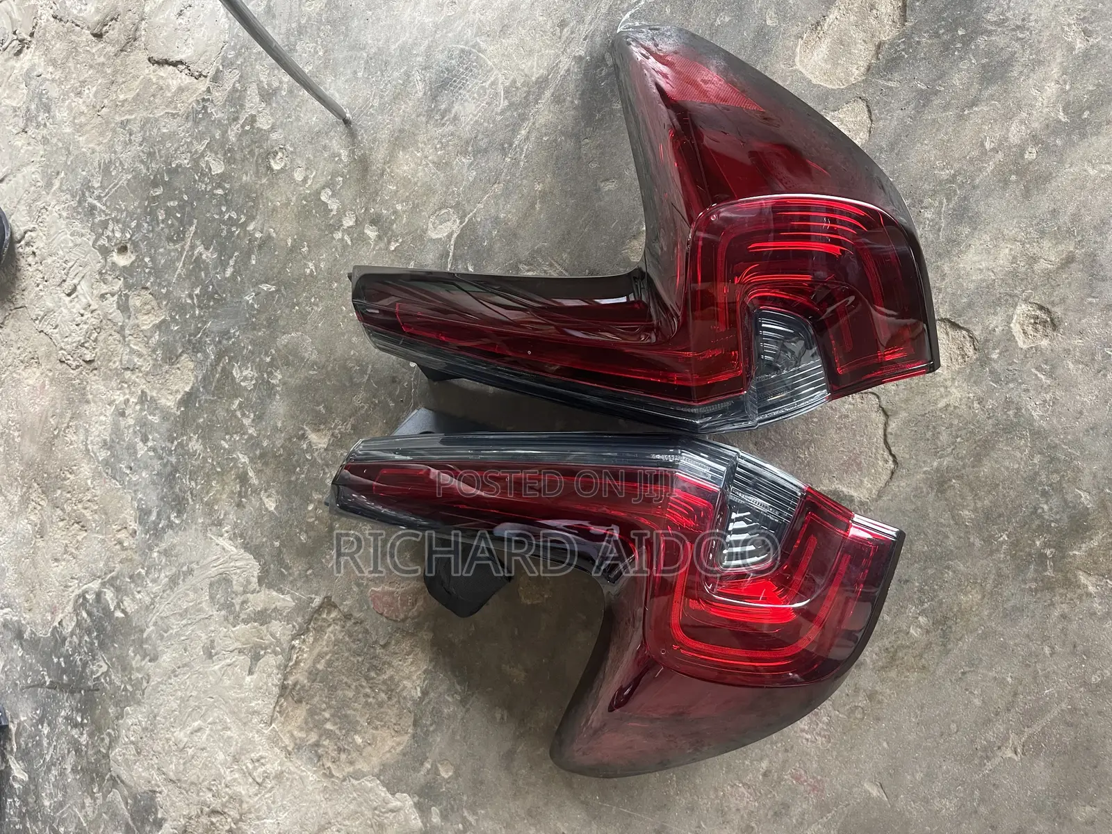 Honda CR-V 2020 Taillight Available