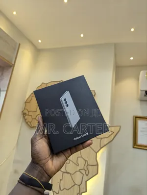 New Samsung Galaxy Z Fold6 256 GB White