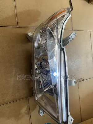 Toyota Highlander 2012 Headlight