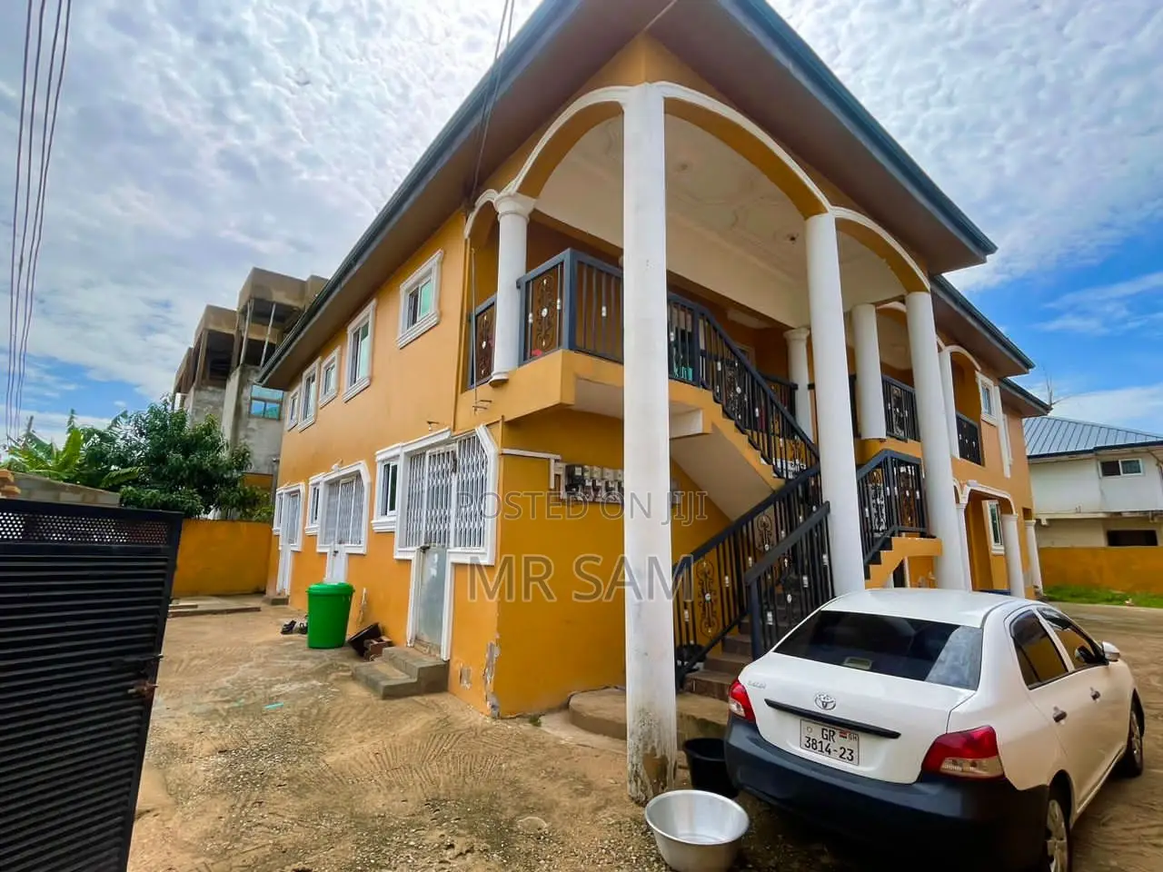10bdrm House in Tuba To Kokrobitey, Ga South Municipal for sale