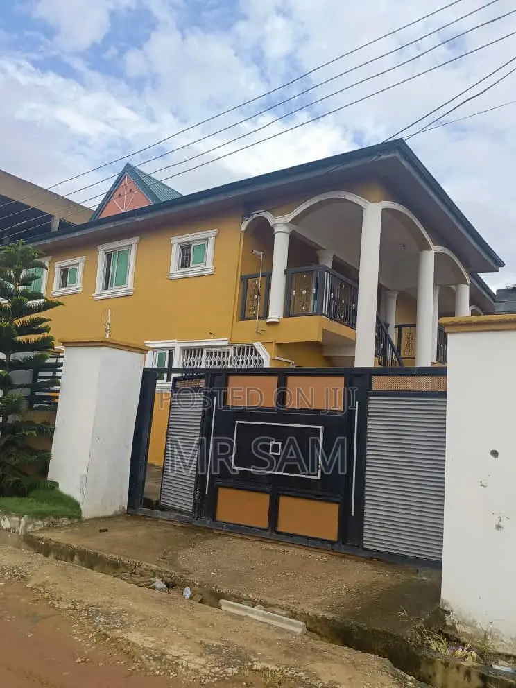 10bdrm House in Tuba To Kokrobitey, Ga South Municipal for sale