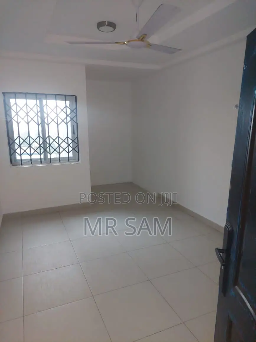 10bdrm House in Tuba To Kokrobitey, Ga South Municipal for sale