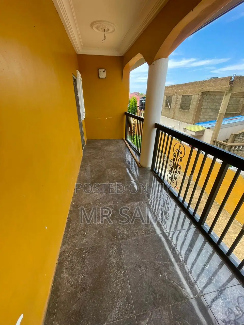 10bdrm House in Tuba To Kokrobitey, Ga South Municipal for sale