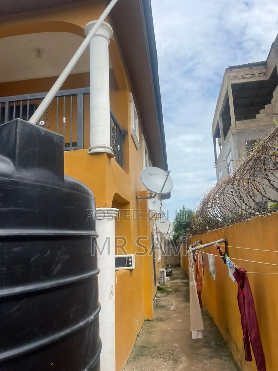 10bdrm House in Tuba To Kokrobitey, Ga South Municipal for sale
