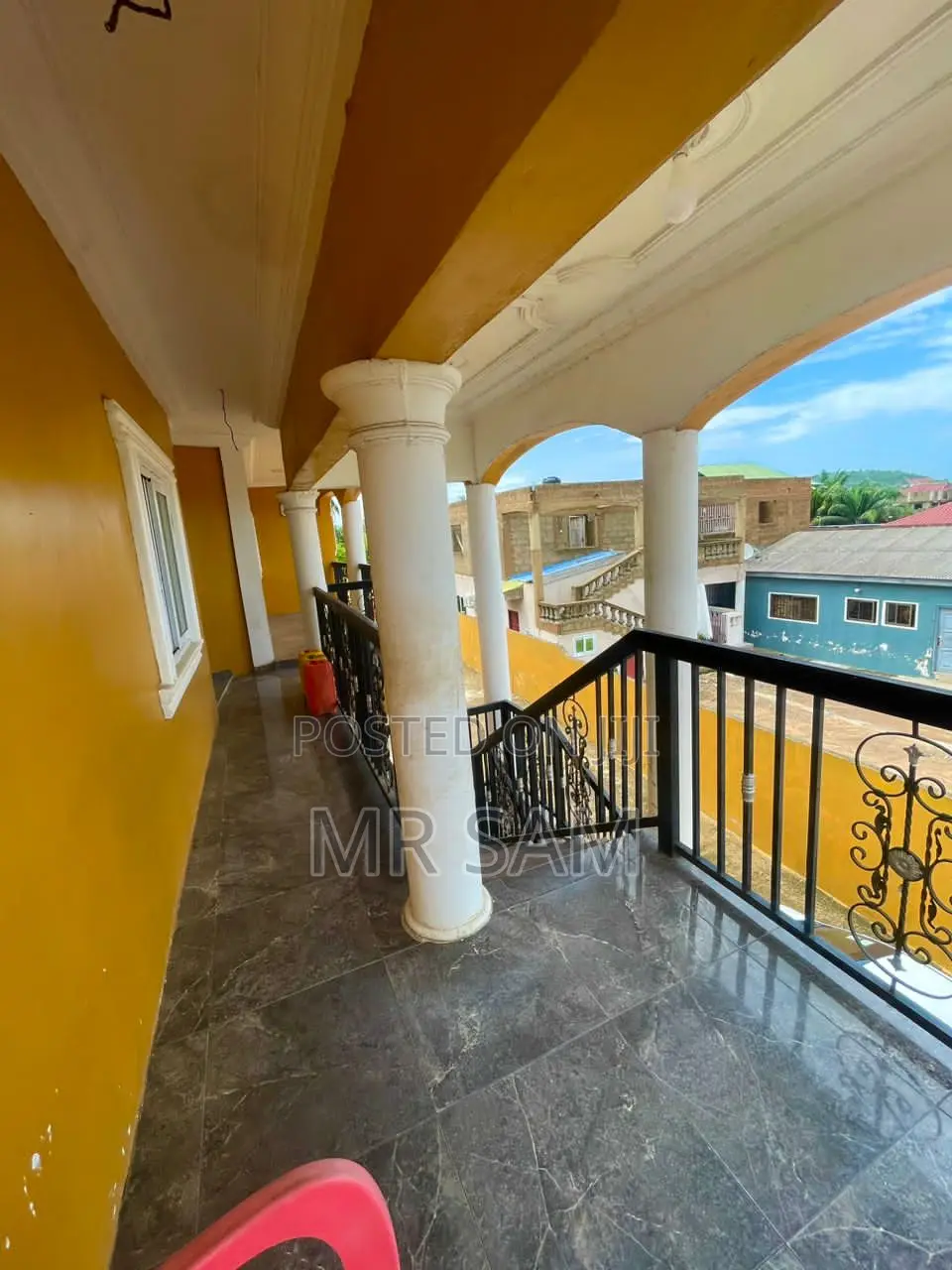 10bdrm House in Tuba To Kokrobitey, Ga South Municipal for sale