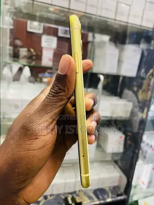 New Apple iPhone 11 128 GB Yellow
