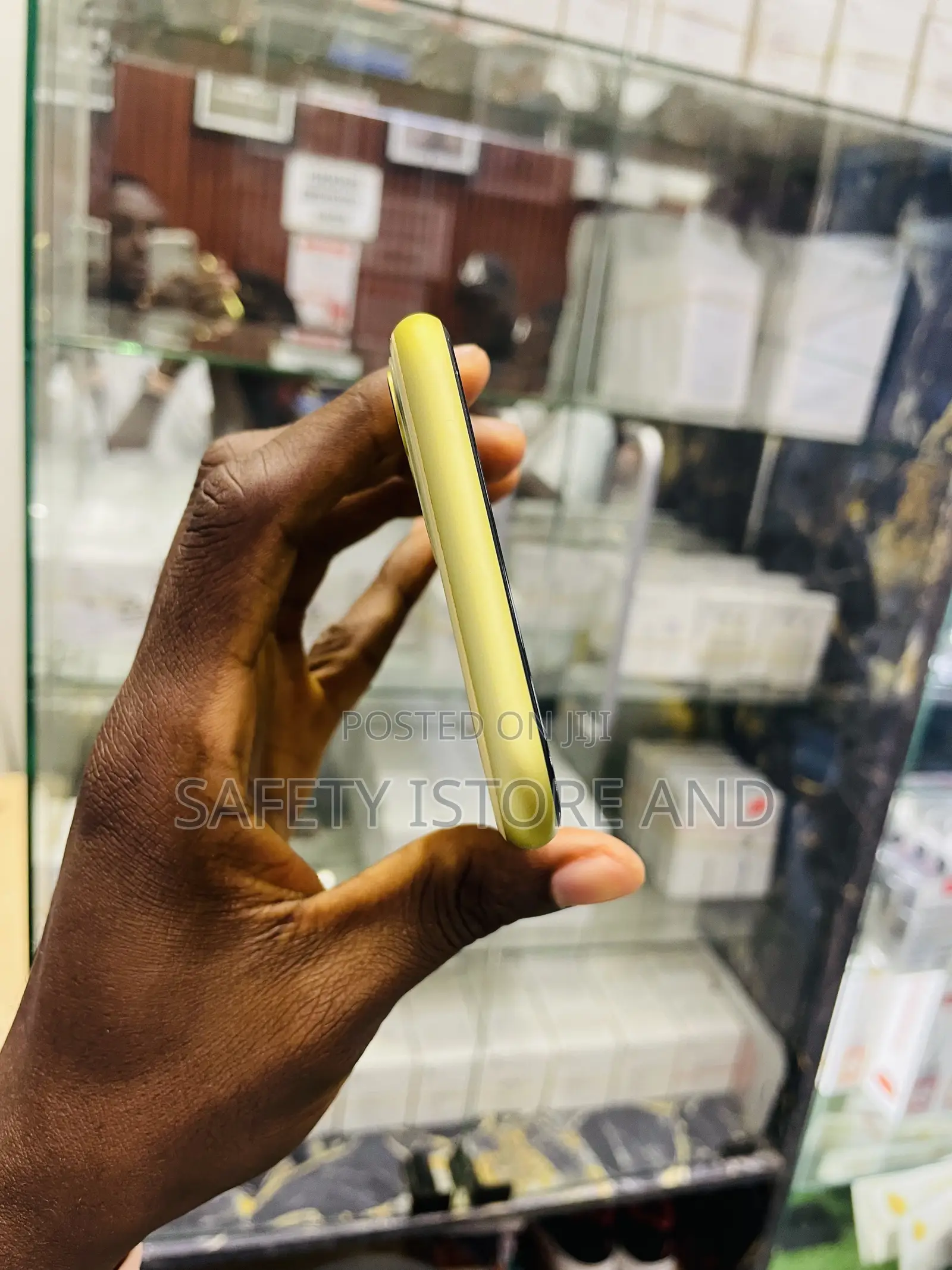 New Apple iPhone 11 128 GB Yellow