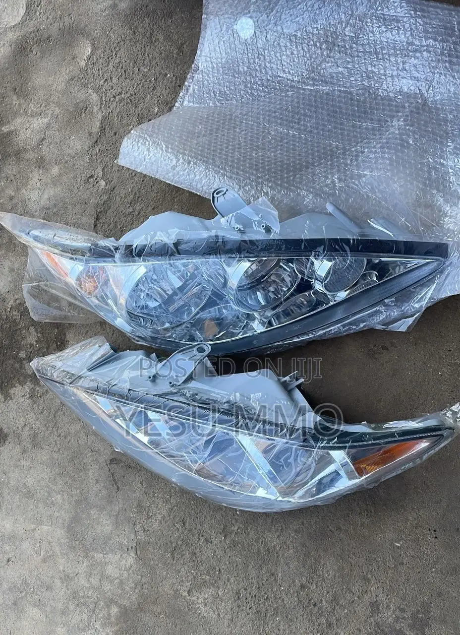 Toyota Camry 2005 Headlight