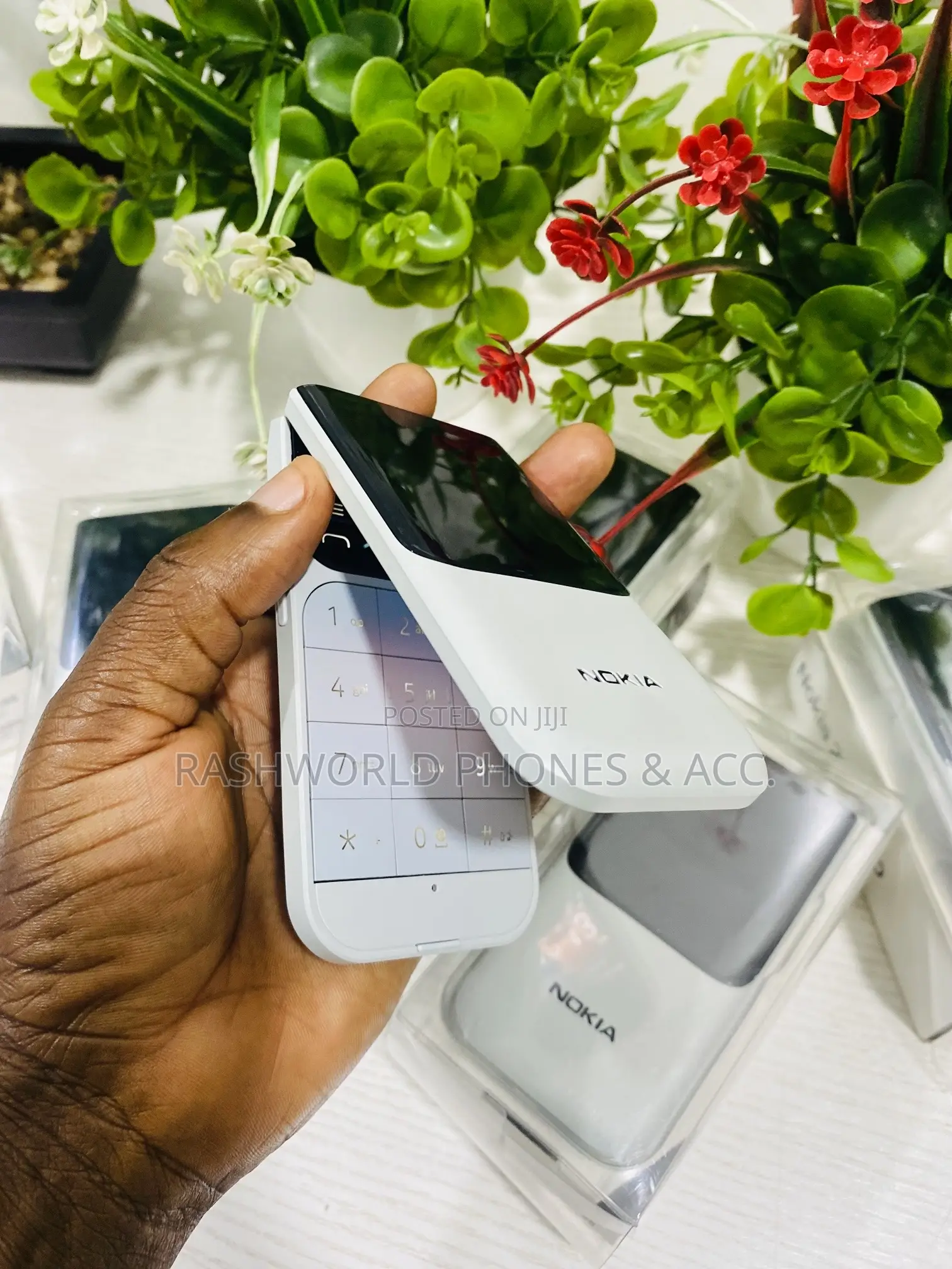 New Nokia 2720 Flip 512 GB White