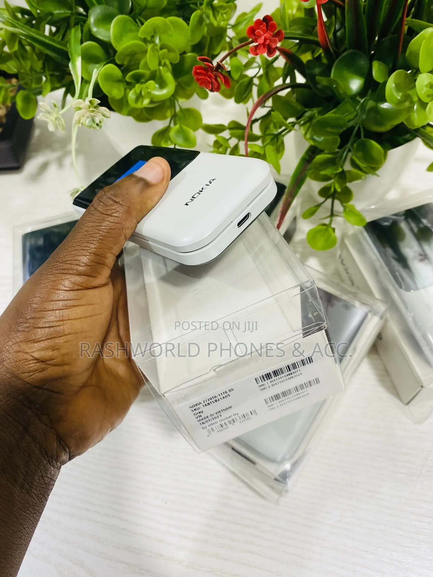 New Nokia 2720 Flip 512 GB White