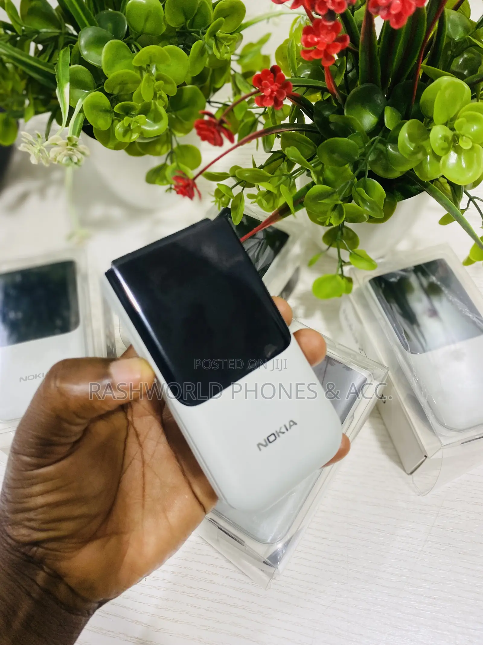 New Nokia 2720 Flip 512 GB White