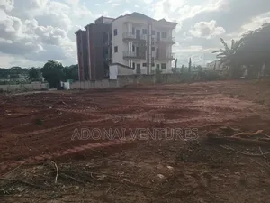 One Plot of Land for Sale in Danyame