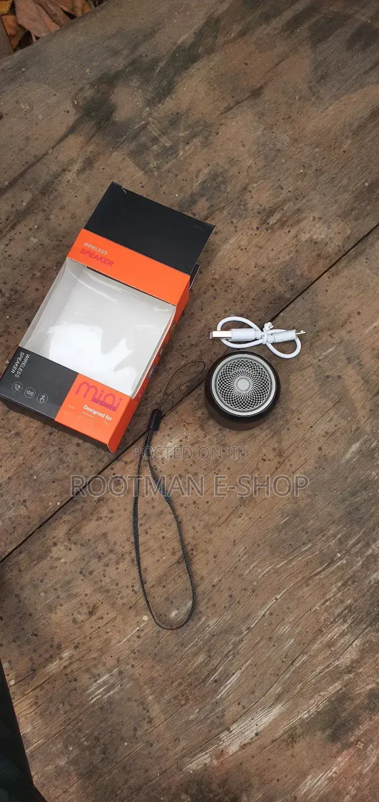 Mini Bluetooth Speaker. Good Sound/ Battery