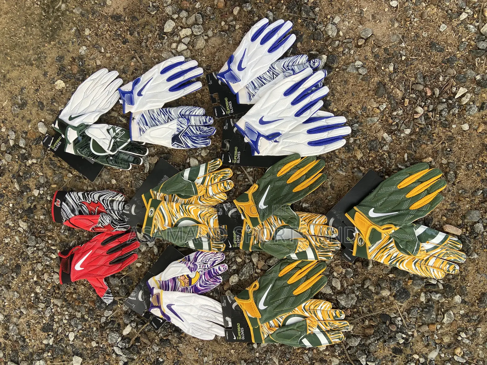 Original NFL Gloves Available at Cool Price