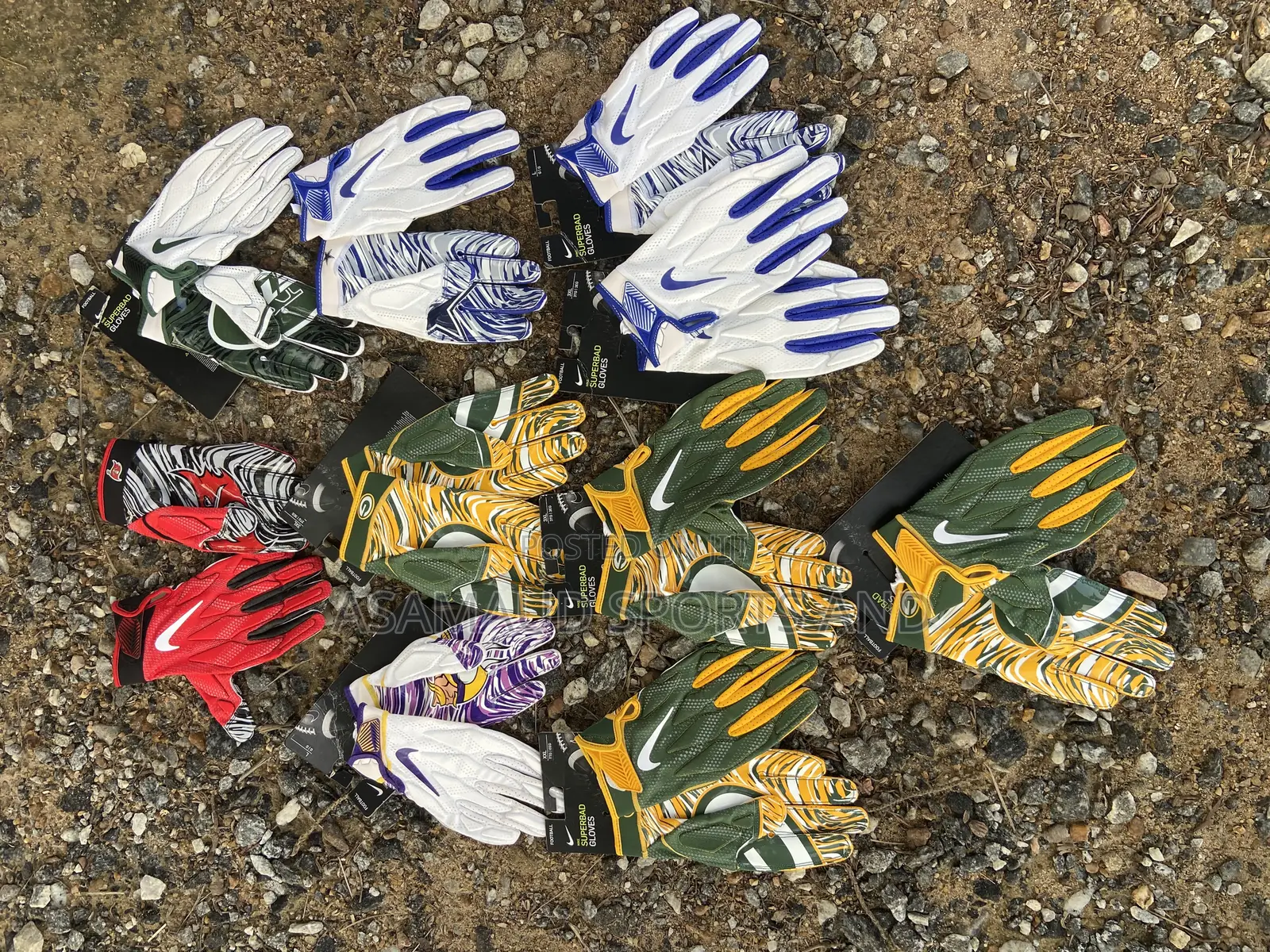 Original NFL Gloves Available at Cool Price