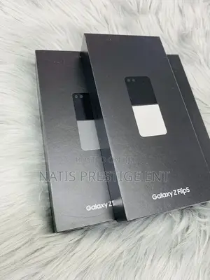 New Samsung Galaxy Z Flip 5 256 GB Black