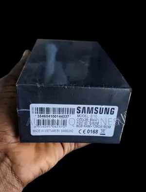 New Samsung Galaxy S10 128 GB Black
