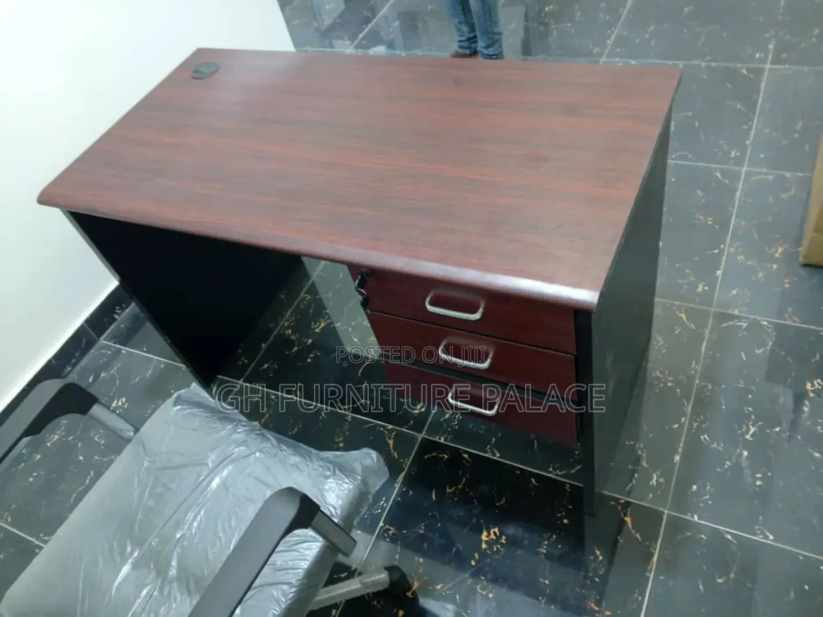 Office Desk With Drawer