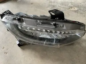 Honda Civic 2017 Headlights