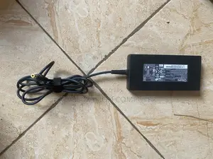 Original Chicony Ac Adapter 20v=6.75A, 135w