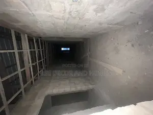 5bdrm Mansion in A.C.P Kwabenya, Accra Metropolitan for sale