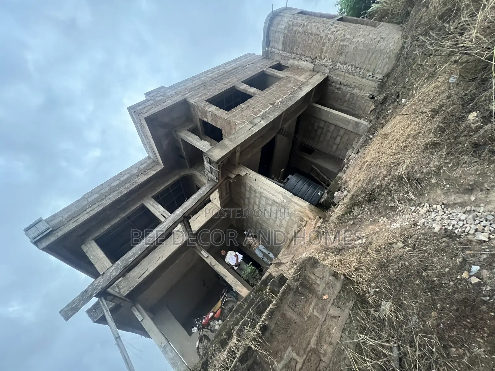 5bdrm Mansion in A.C.P Kwabenya, Accra Metropolitan for sale