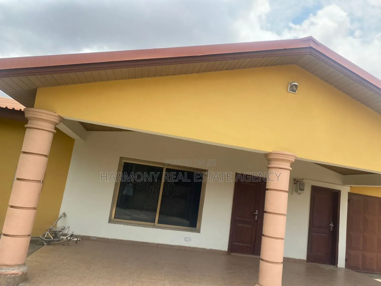 4bdrm House in Dzorwulu for sale