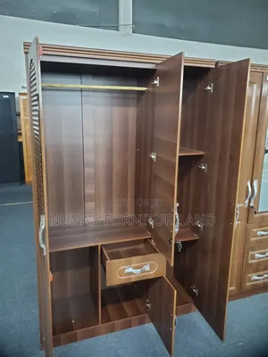 Wardrobe With 3doors