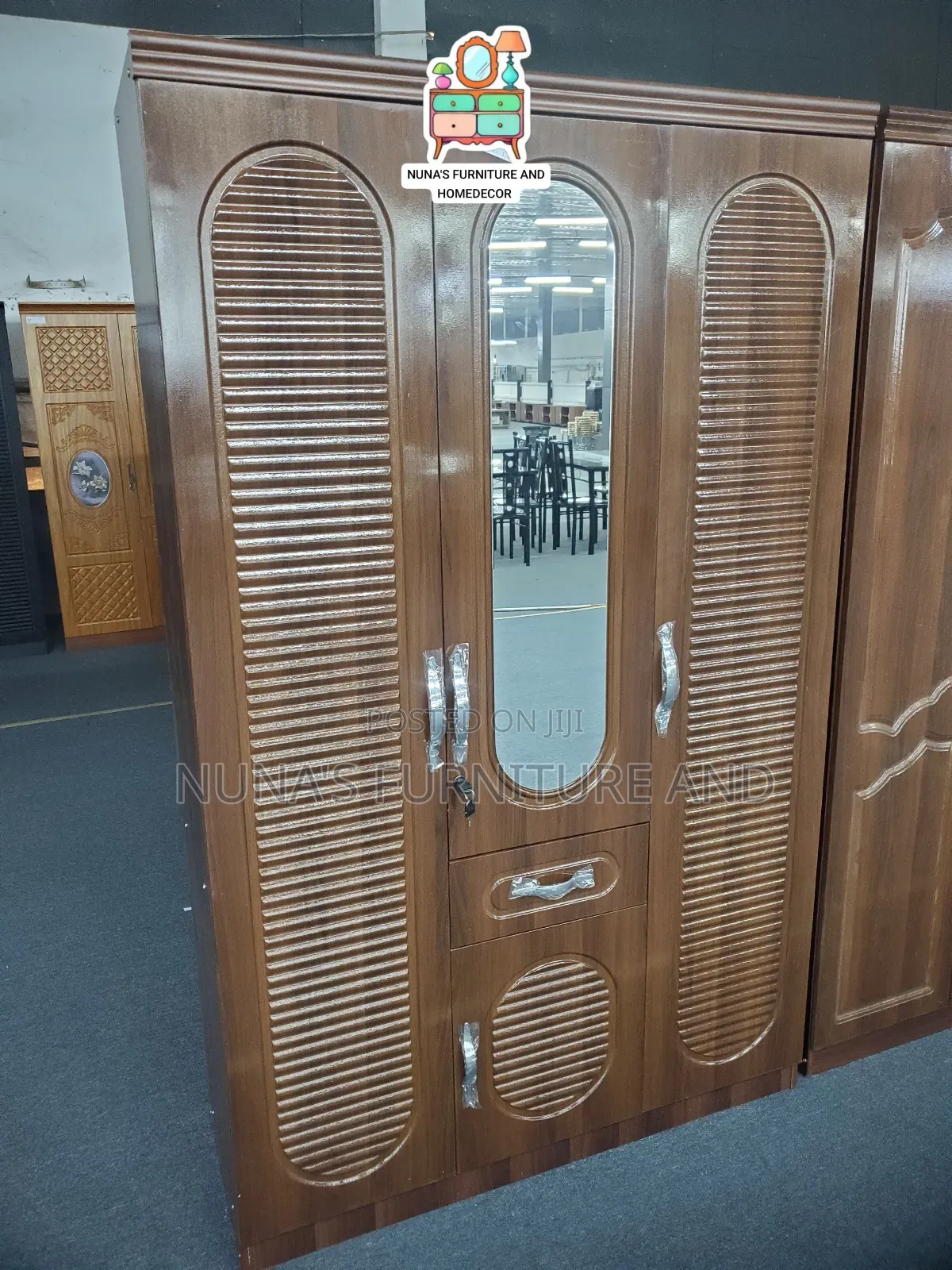 Wardrobe With 3doors