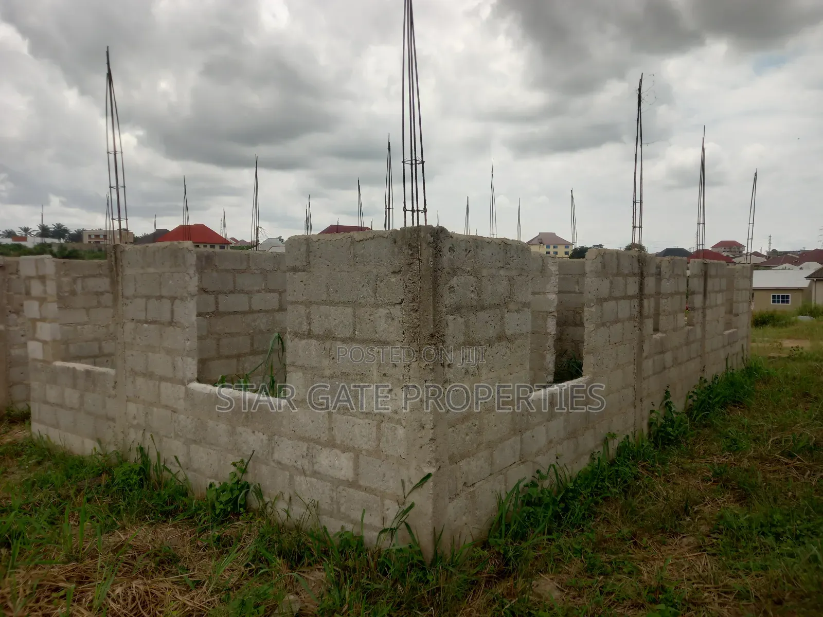 8 Bedrooms House for Sale at Mampongteng