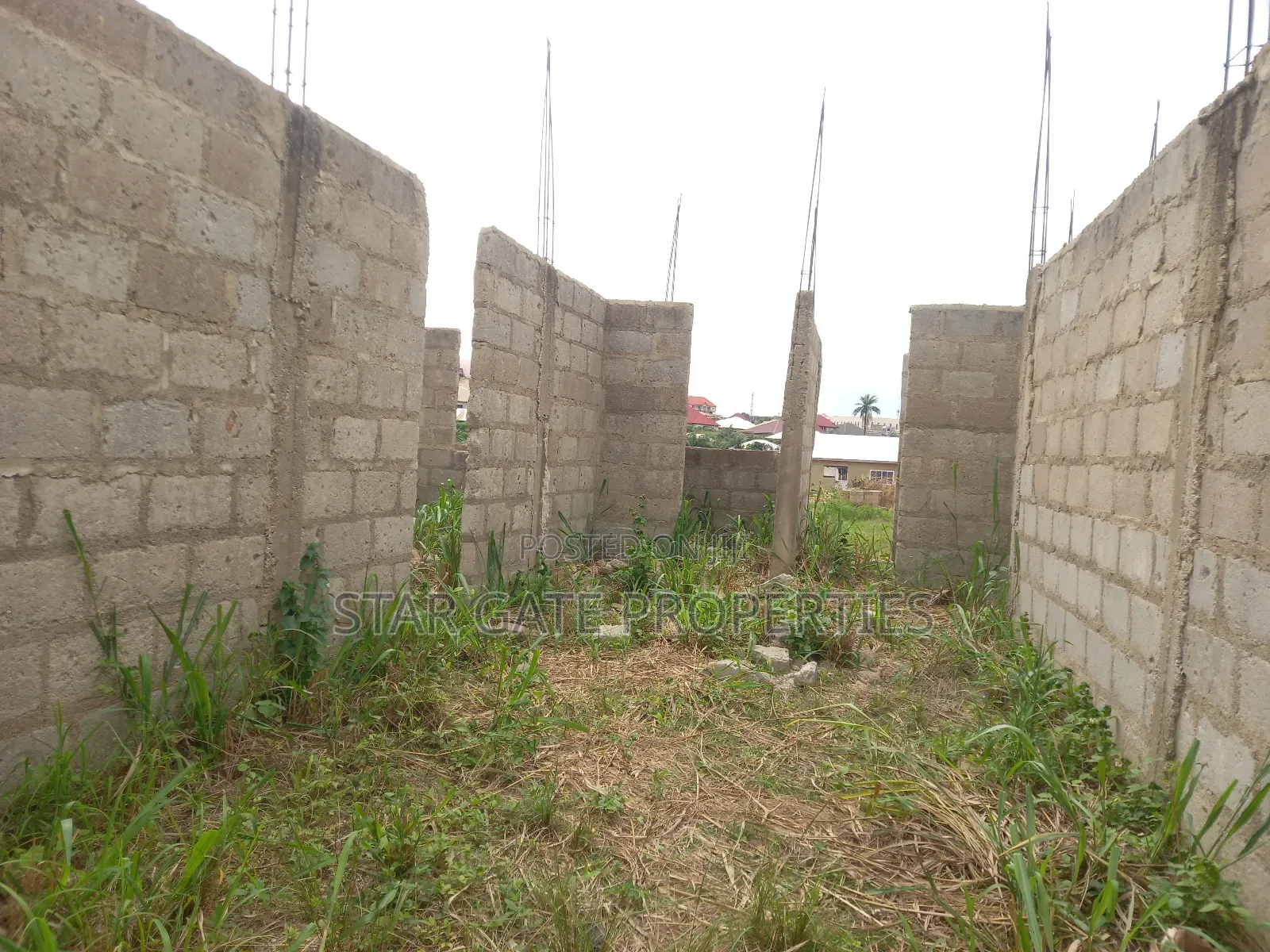 8 Bedrooms House for Sale at Mampongteng