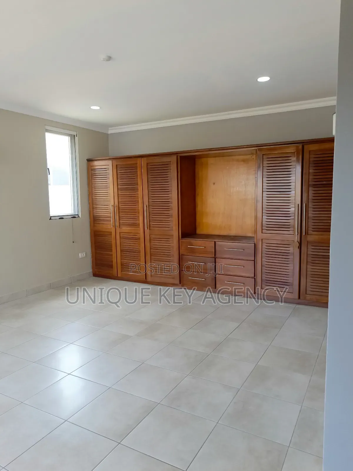 4bdrm House in Unique Key Agency, Tseaddo for rent