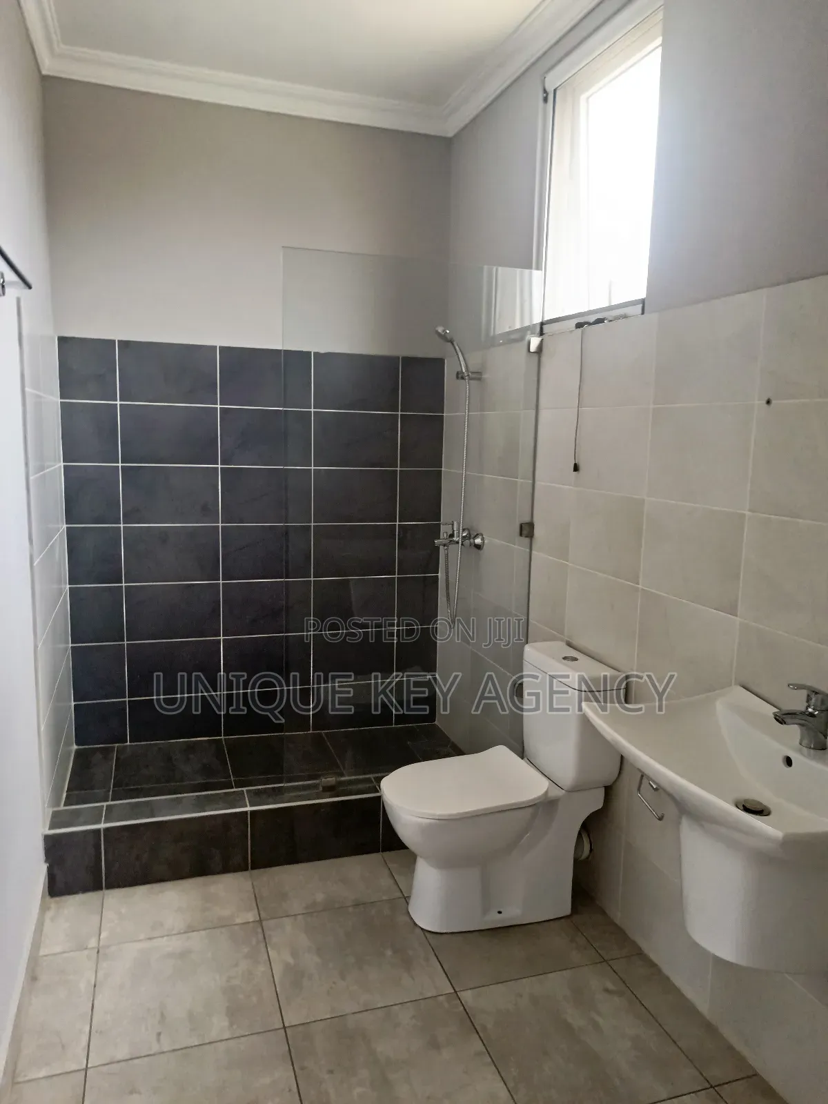 4bdrm House in Unique Key Agency, Tseaddo for rent