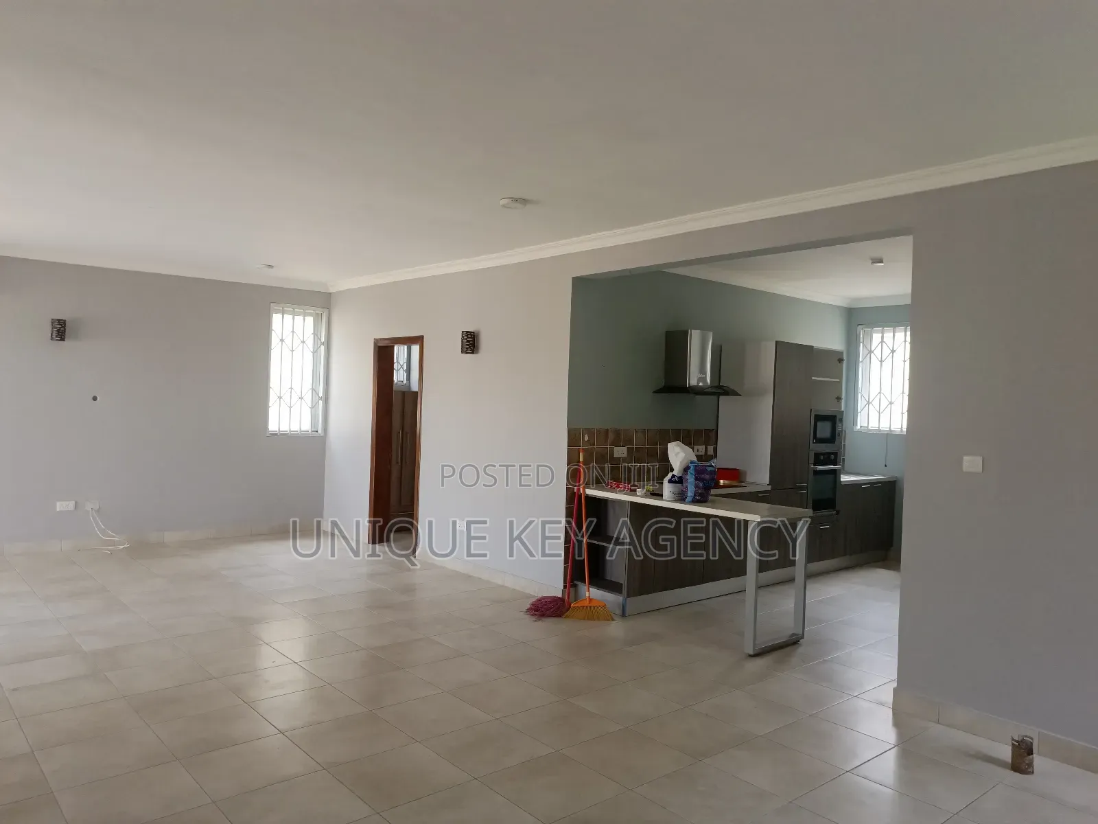 4bdrm House in Unique Key Agency, Tseaddo for rent