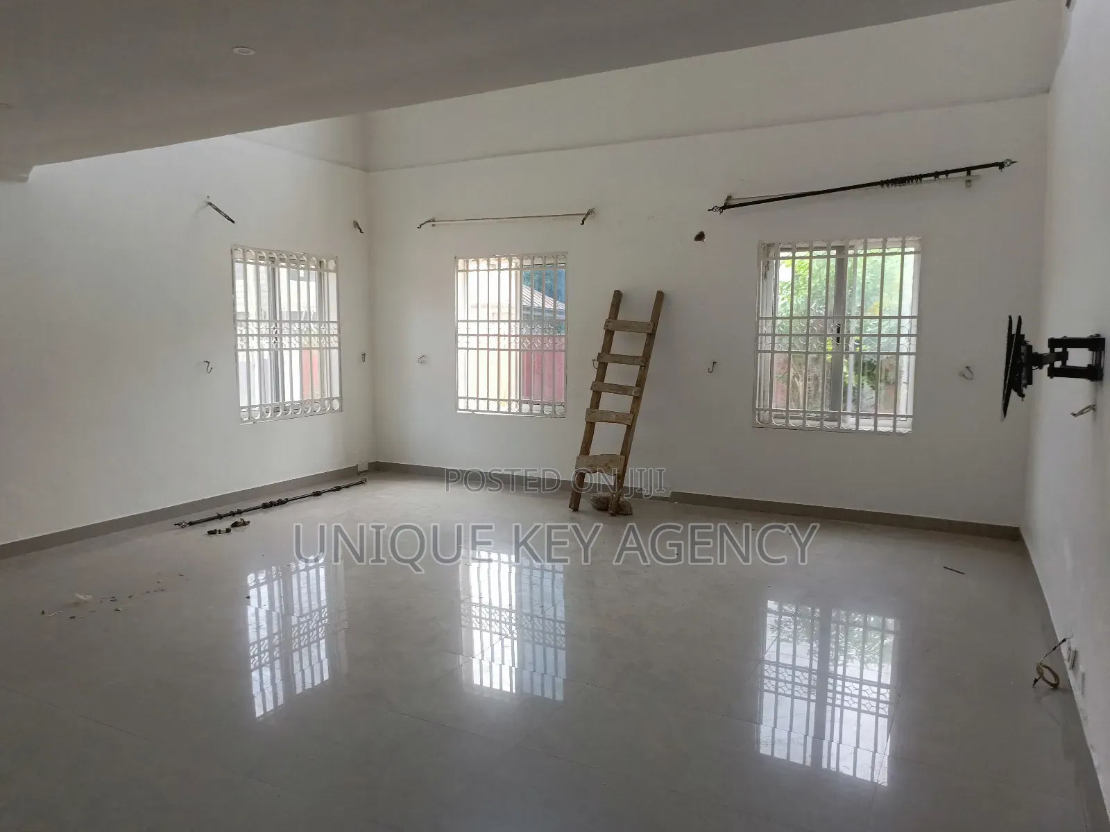 3bdrm House in Unique Key Agency, Tseaddo for rent