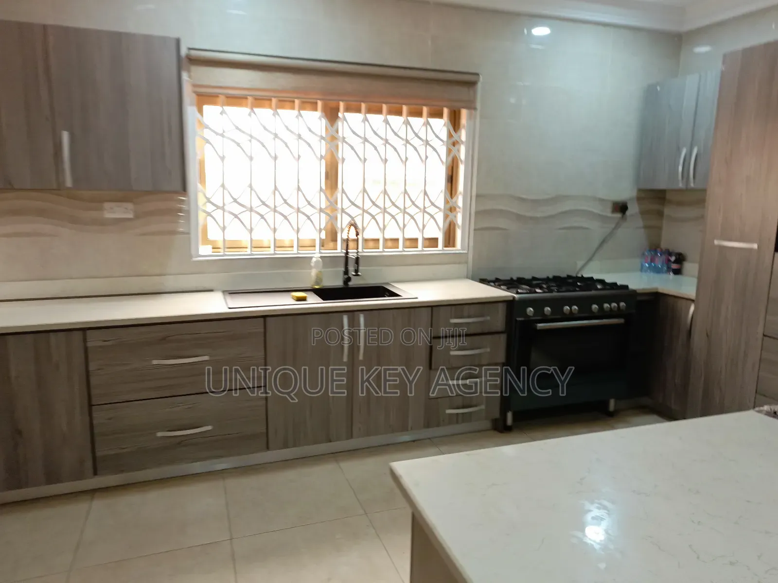 5bdrm House in Unique Key Agency, Tseaddo for rent