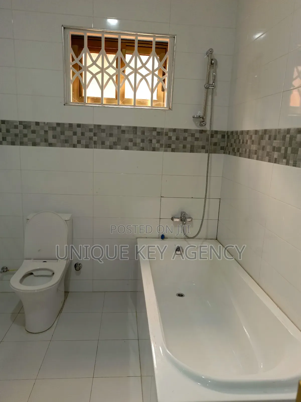 5bdrm House in Unique Key Agency, Tseaddo for rent
