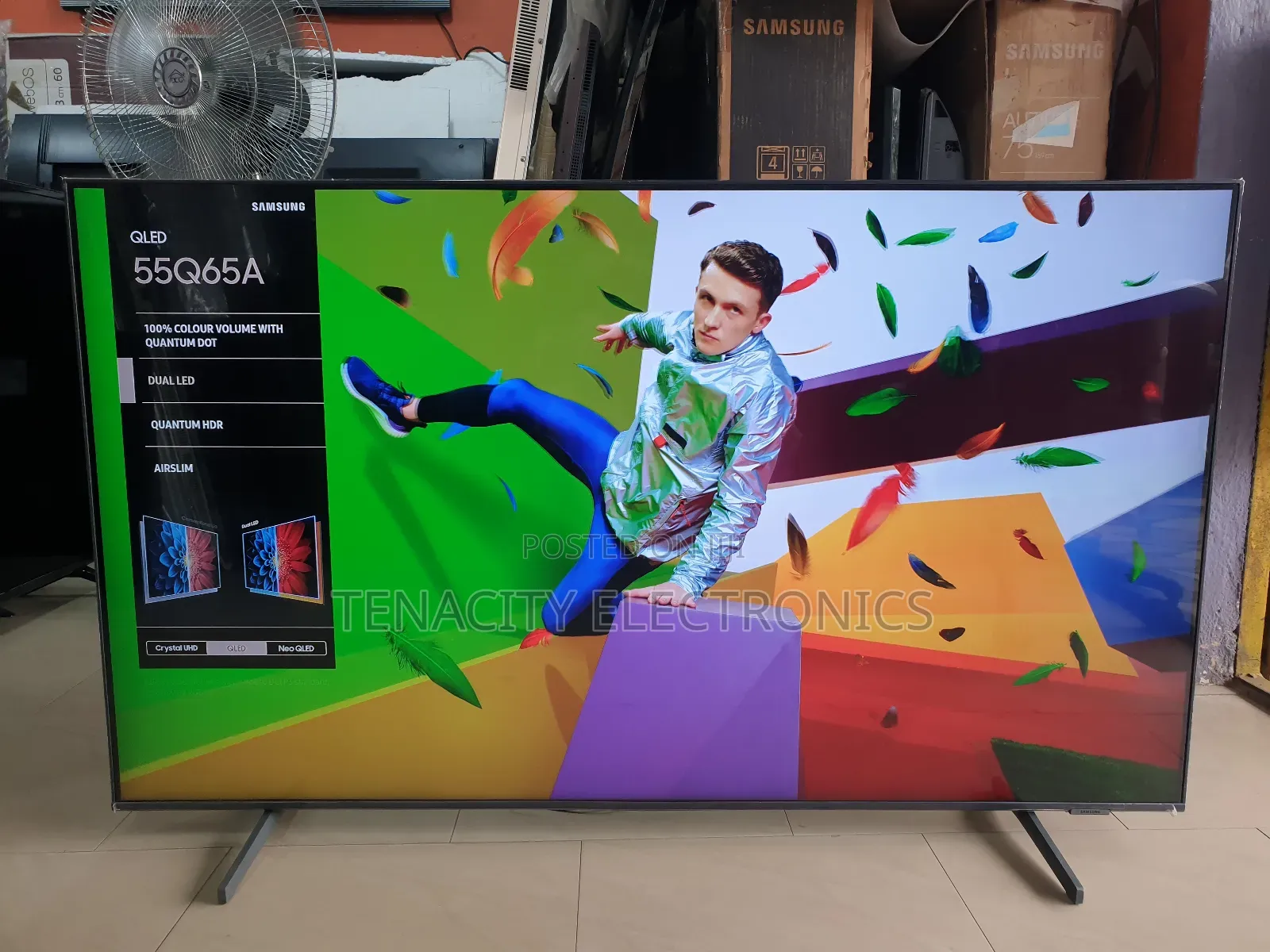 Qled Samsung 55"UHD HDR Smart Satellite TV