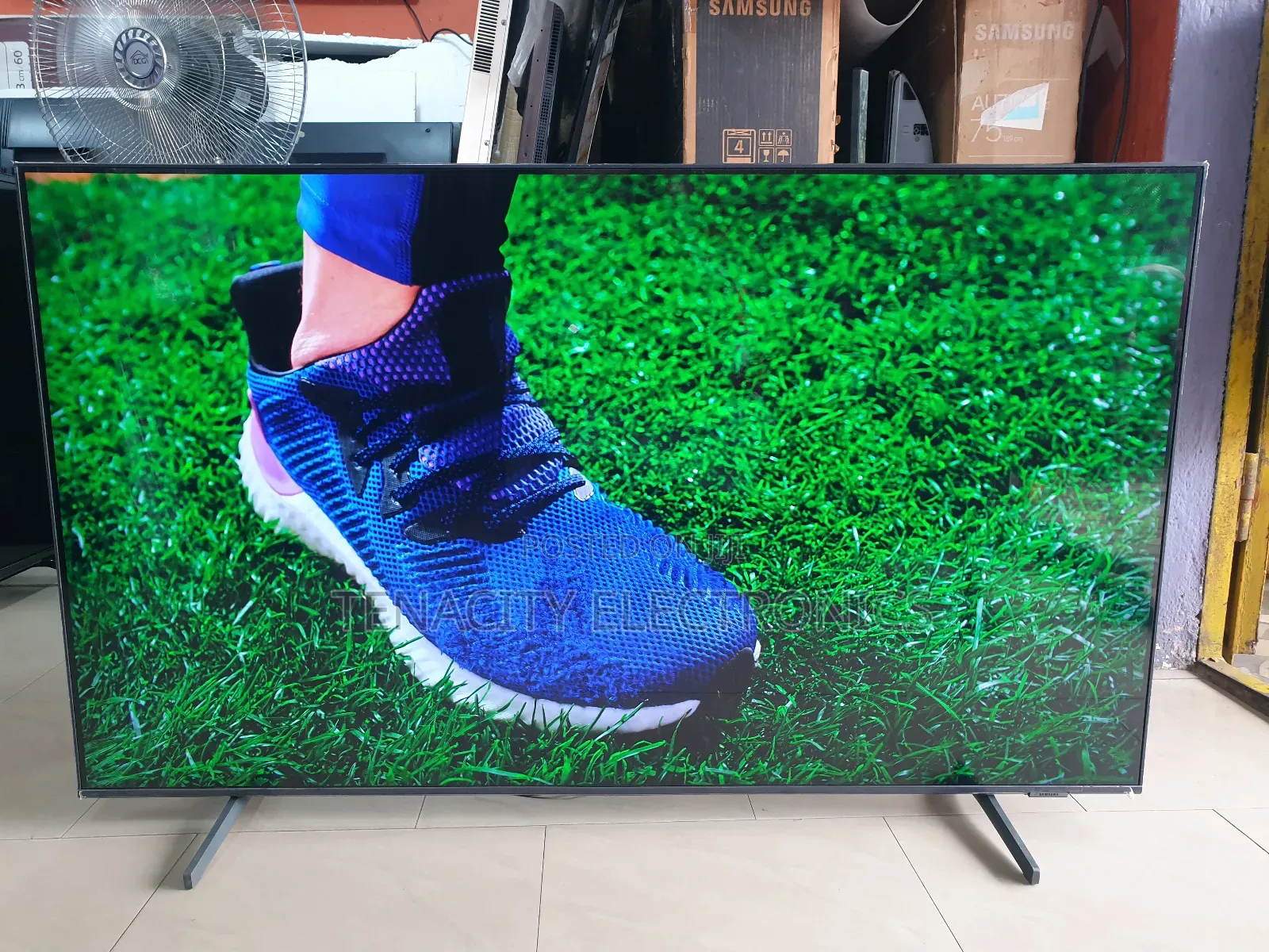 Qled Samsung 55"UHD HDR Smart Satellite TV
