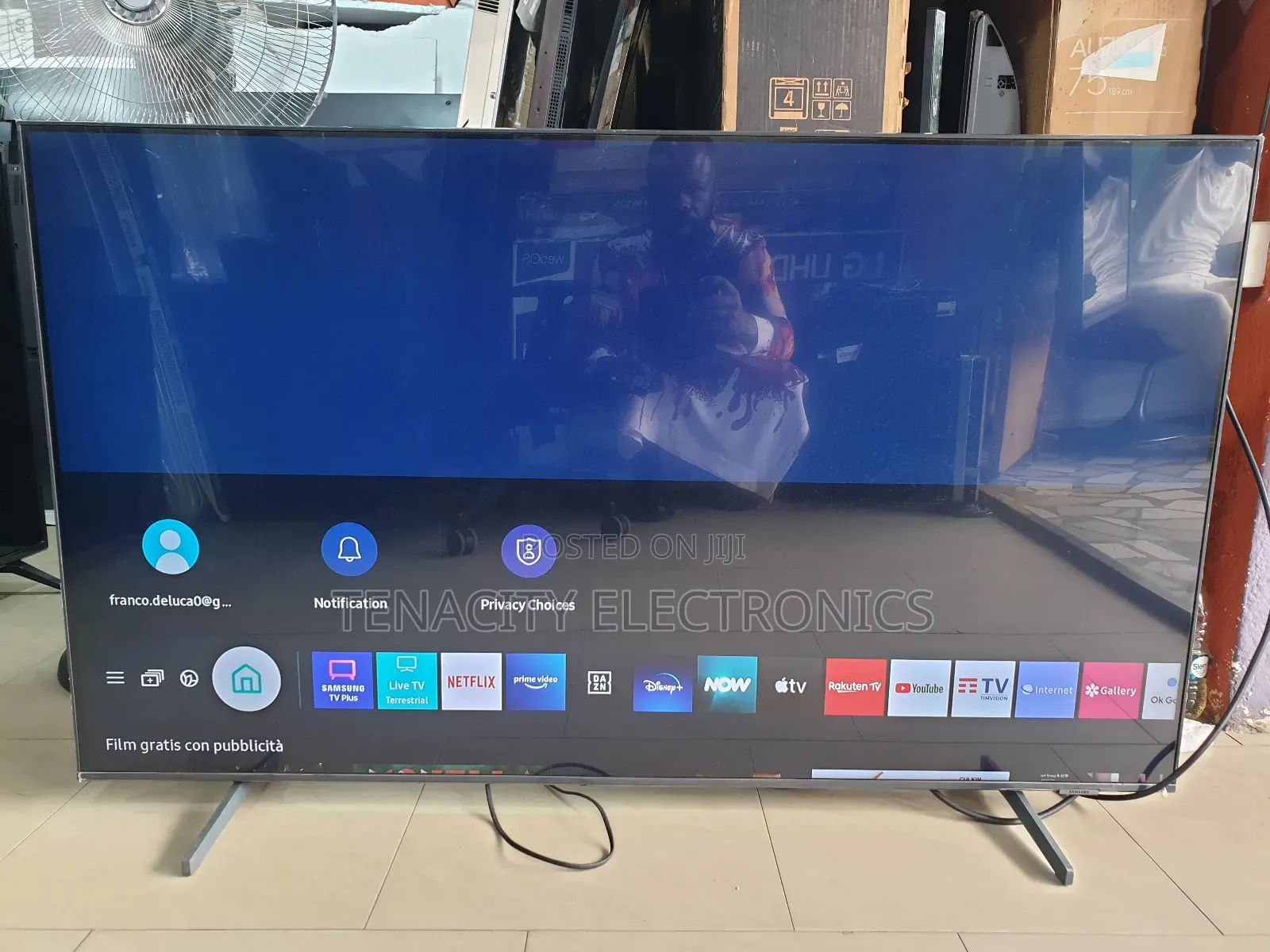Qled Samsung 55"UHD HDR Smart Satellite TV