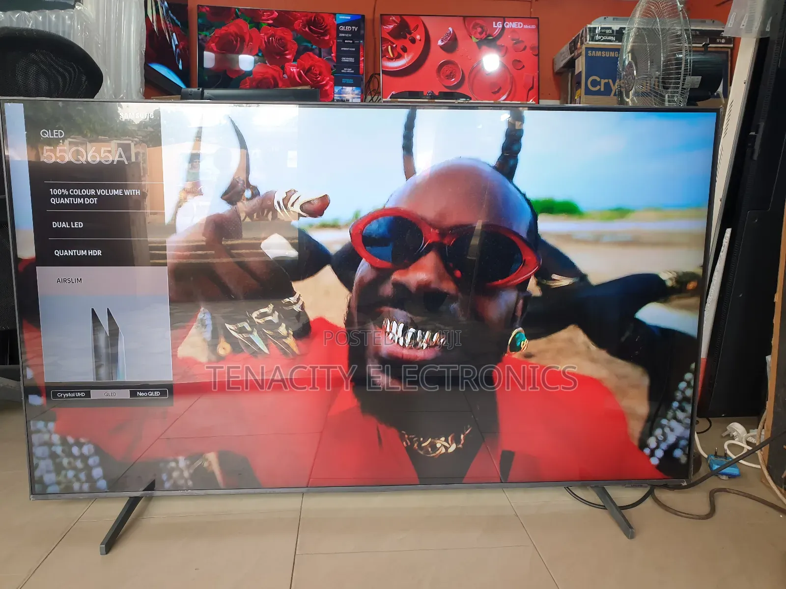 Qled Samsung 55"UHD HDR Smart Satellite TV