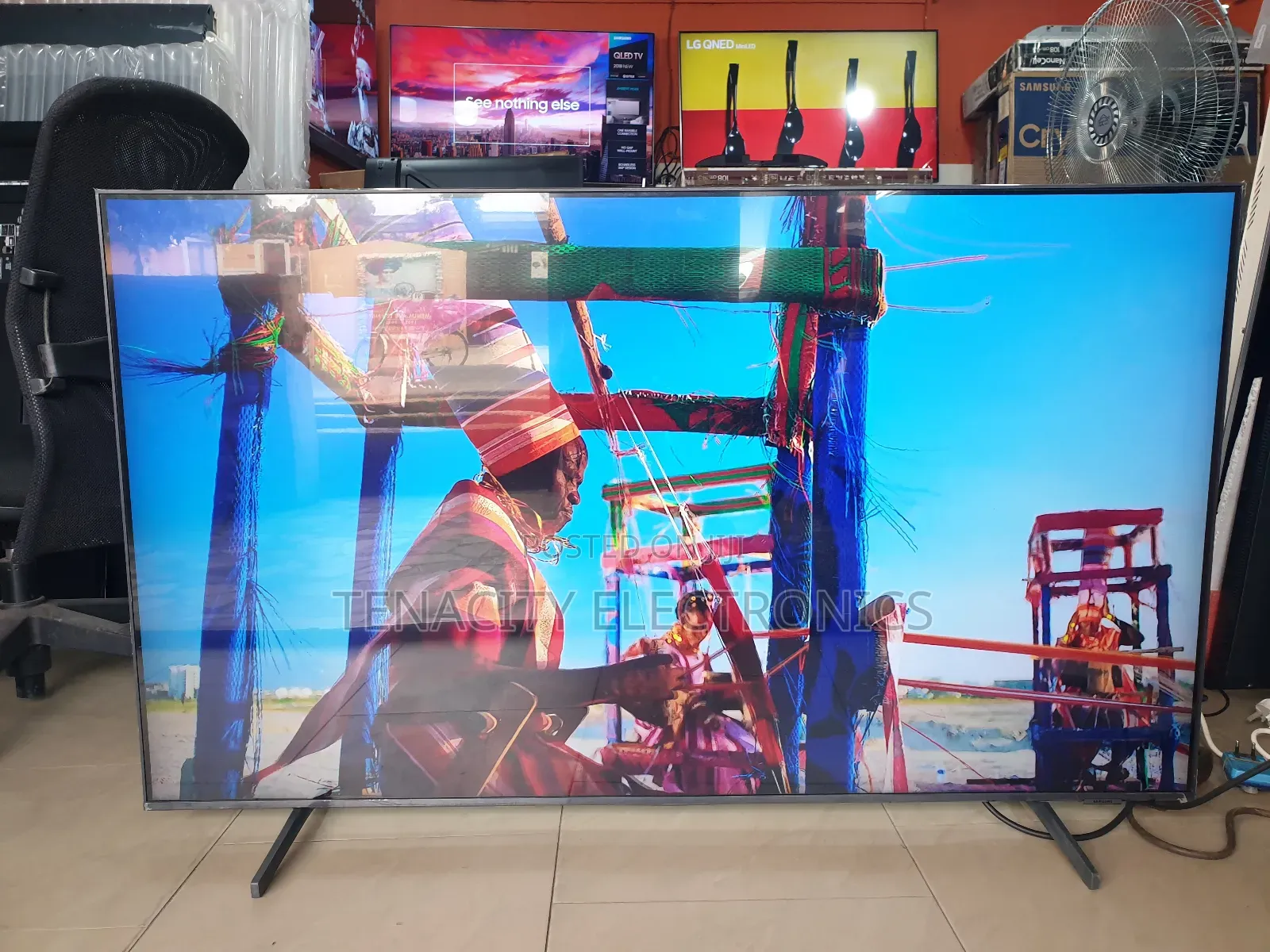 Qled Samsung 55"UHD HDR Smart Satellite TV