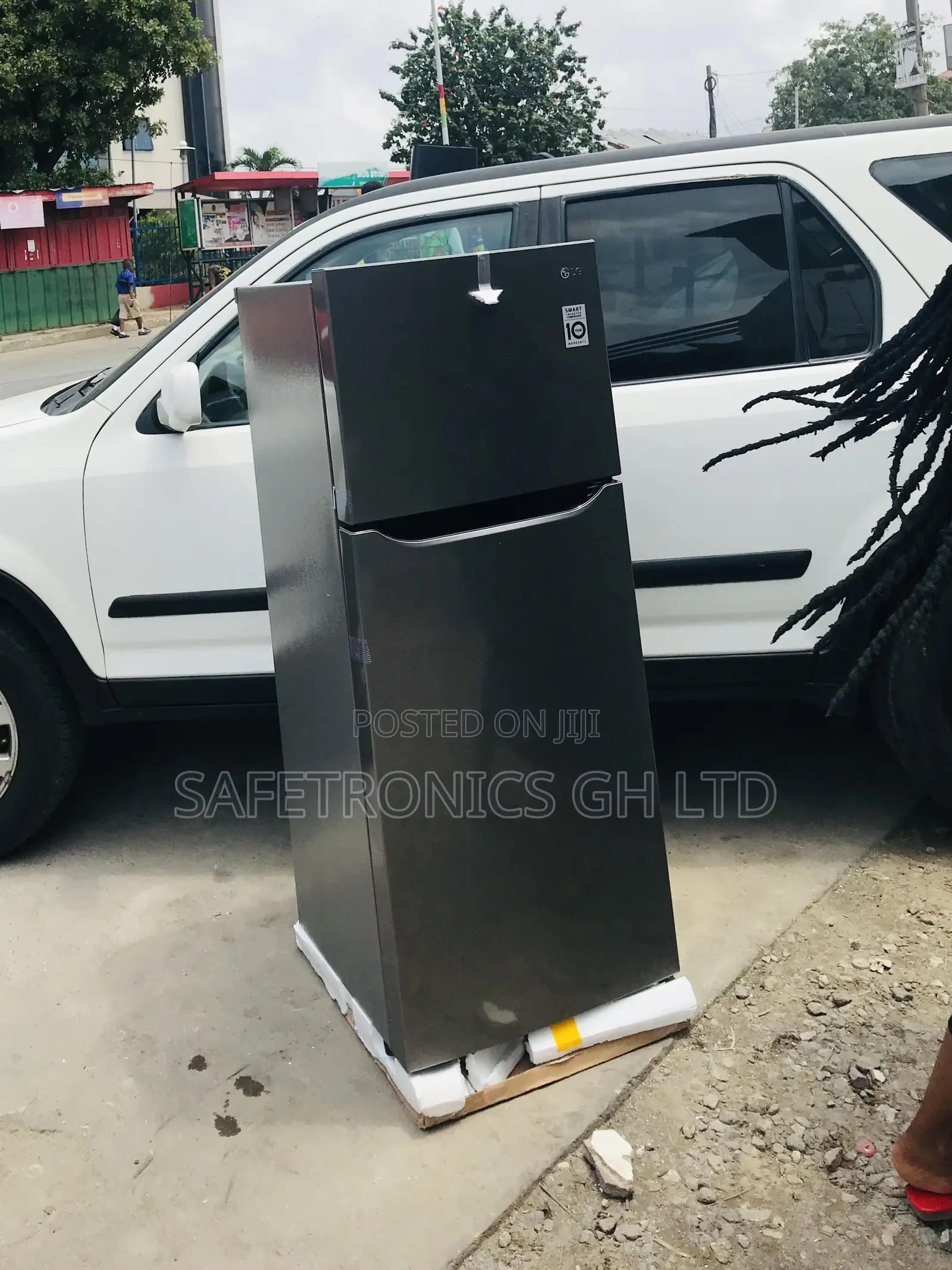Available  Gray LG Doubledoor GN-B202SQBB Topfreezer 