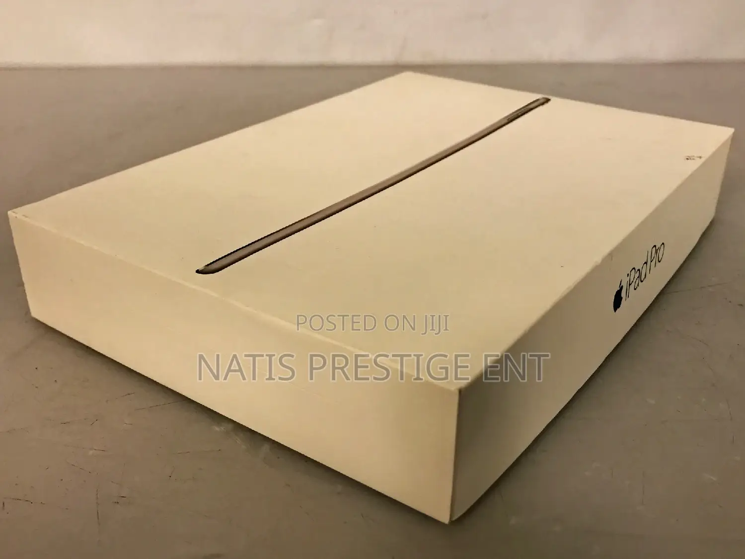 New Apple iPad 9.7 64 GB