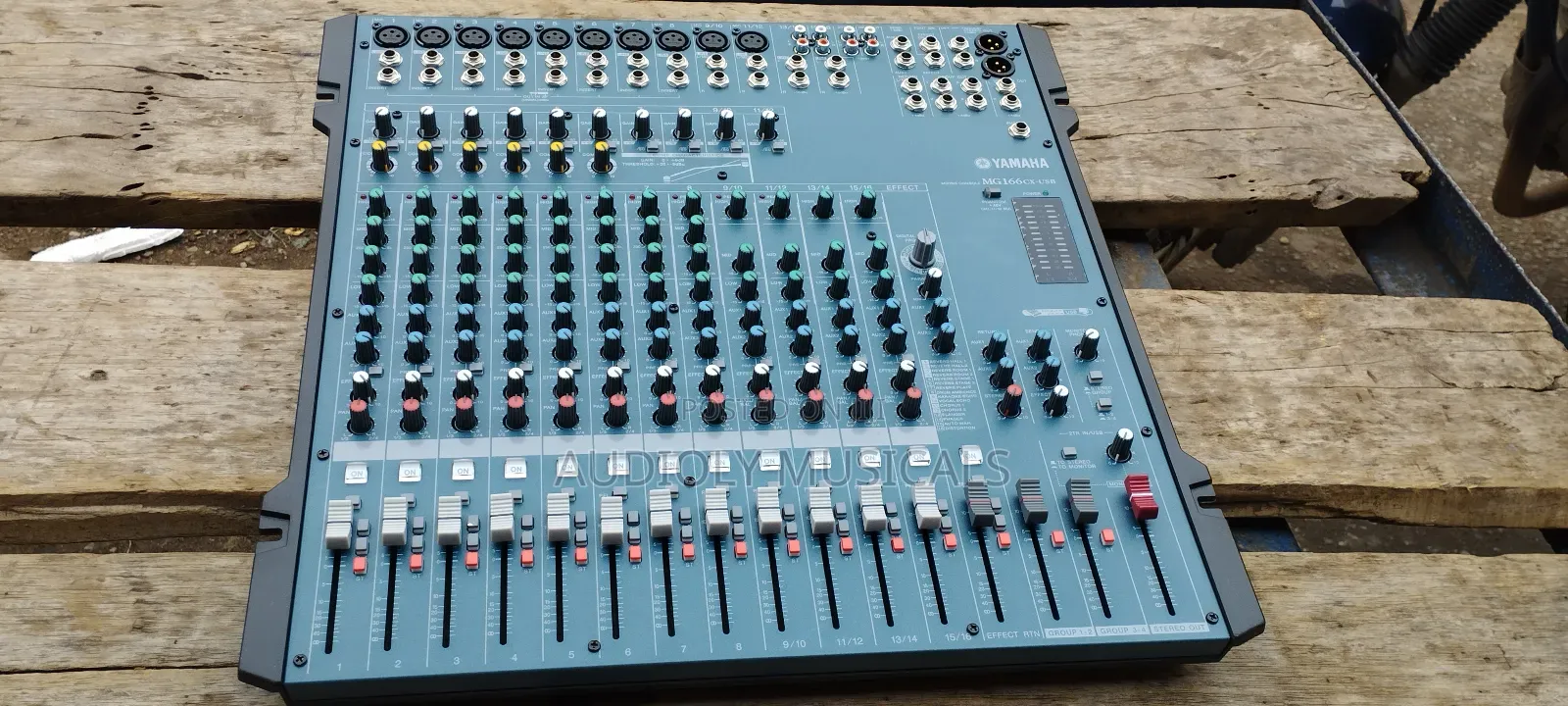 Yamaha Mg166ccx 16channel Mixer