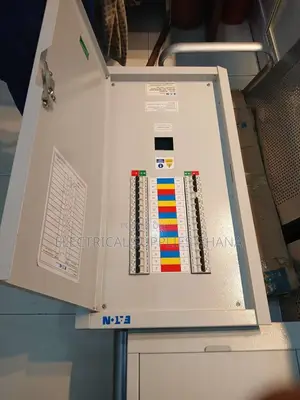 Eaton 10 Way Three Phase Distribution Board
