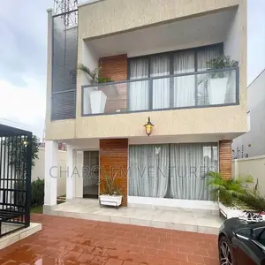 3bdrm House in Charclem Ventures, Ashomang Estate for sale